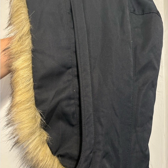 Abercrombie Medium Ultra Jacket - lightly used - Picture 4 of 7